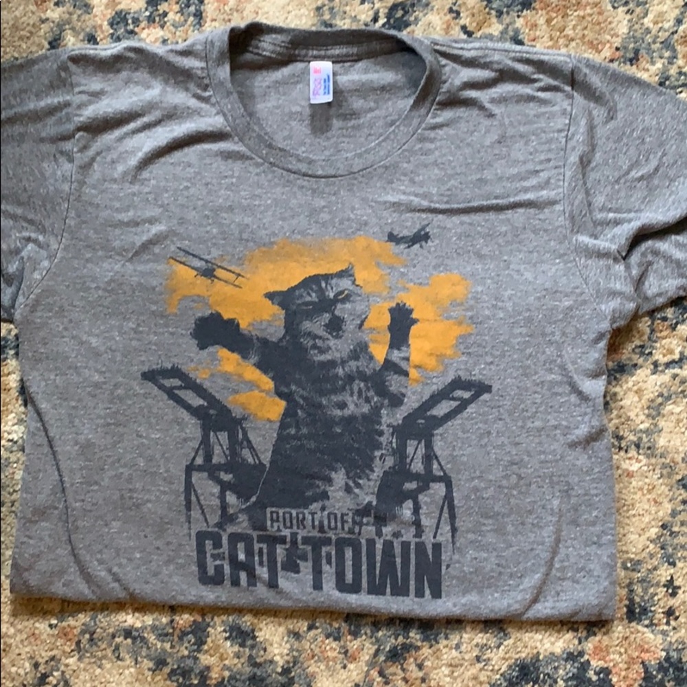Cat town tee